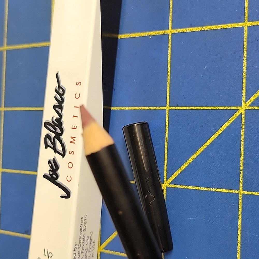 Joe Blasco Lip Pencil - Razz New - Picture 2 of 5
